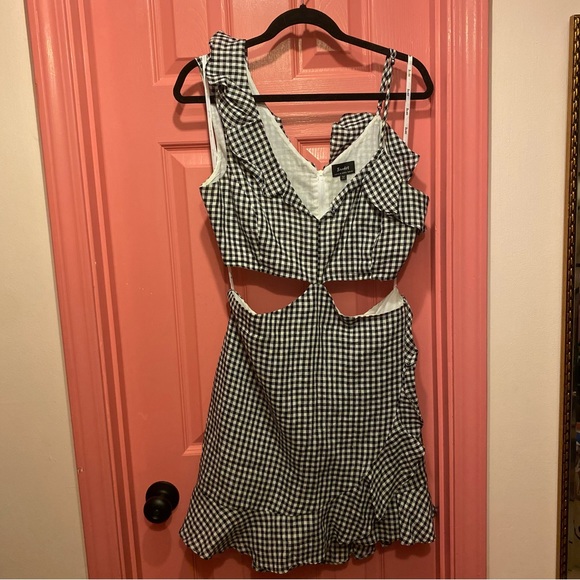 Bardot Jamie Cut Out Dress in Black Gingham - Picture 4 of 7